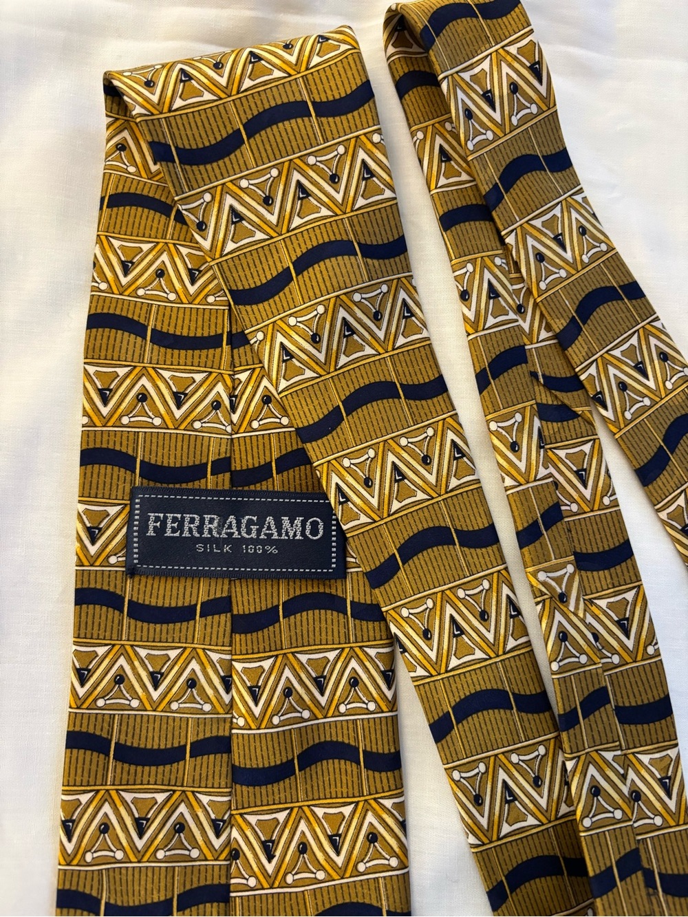 Ferragamo 4” 100% silk tie